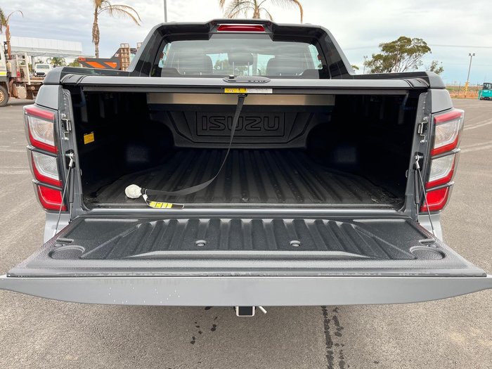 2025 Isuzu D-MAX X-TERRAIN