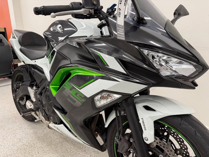 2022 Kawasaki NINJA 650L White