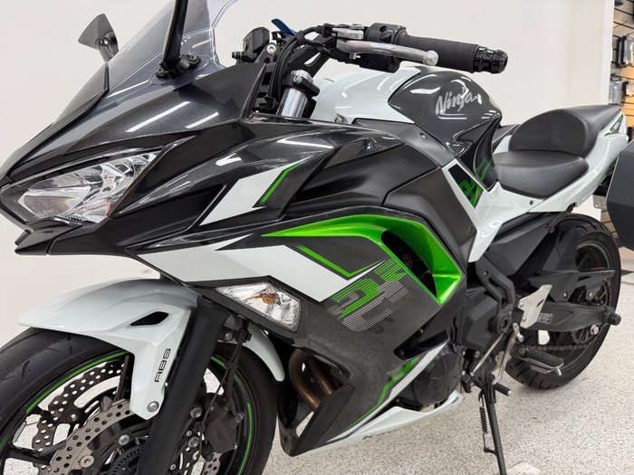 2022 Kawasaki NINJA 650L White