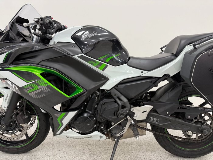 2022 Kawasaki NINJA 650L White