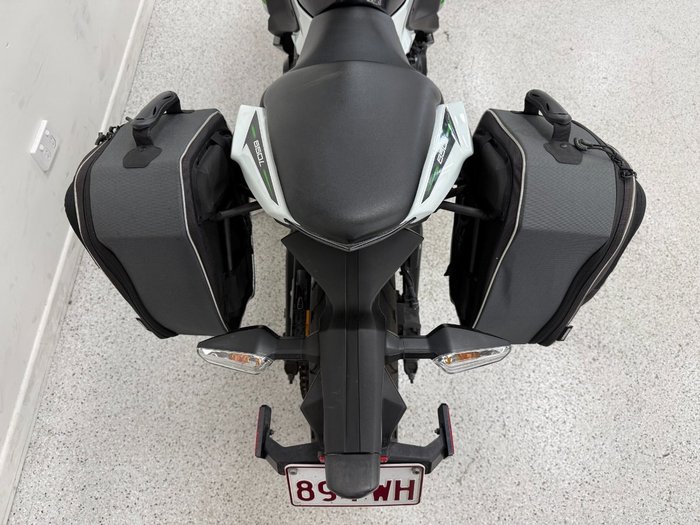 2022 Kawasaki NINJA 650L White