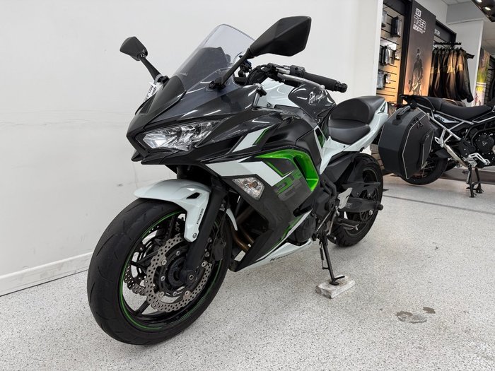 2022 Kawasaki NINJA 650L White