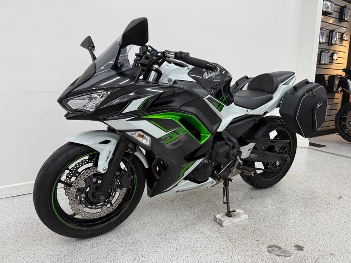 2022 Kawasaki NINJA 650L White