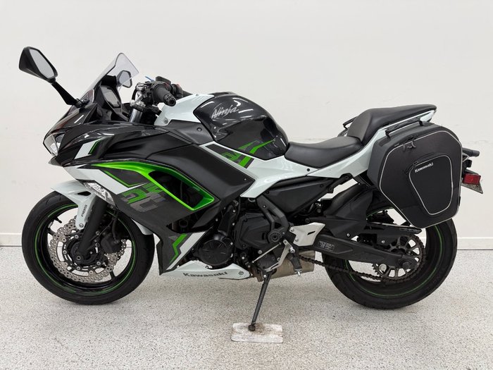 2022 Kawasaki NINJA 650L White