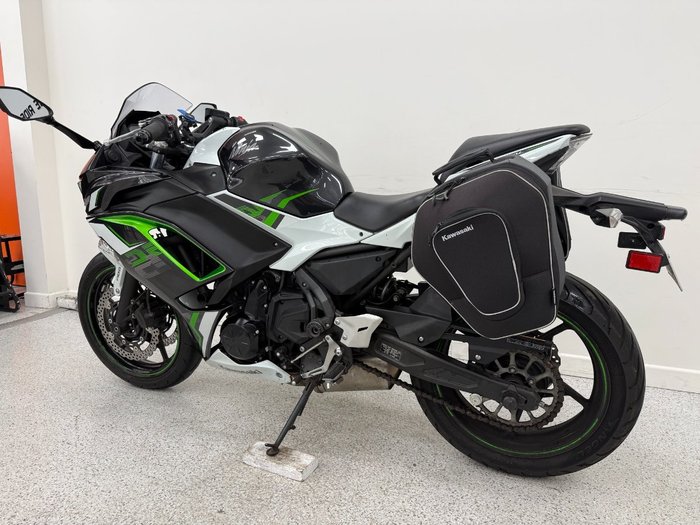 2022 Kawasaki NINJA 650L White