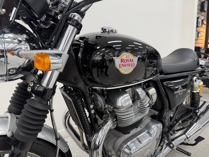 2021 Royal Enfield INTERCEPTOR 650 CUSTOM Black