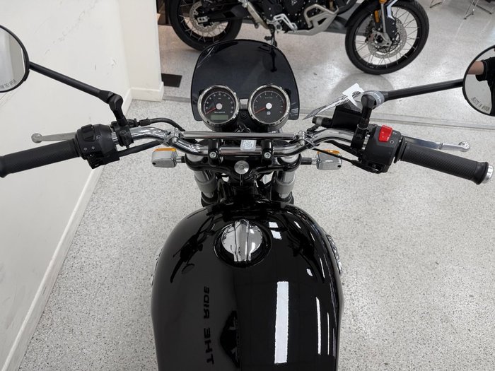 2021 Royal Enfield INTERCEPTOR 650 CUSTOM Black