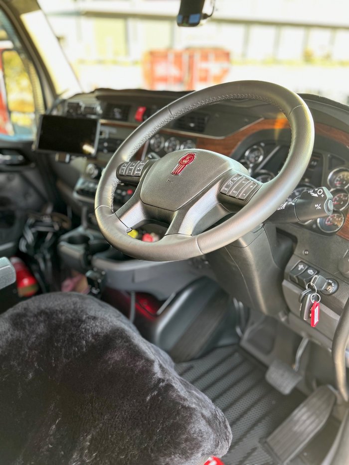 2024 Kenworth T410SAR 