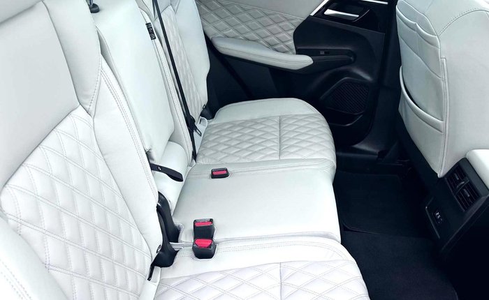 2023 Mitsubishi Outlander Exceed