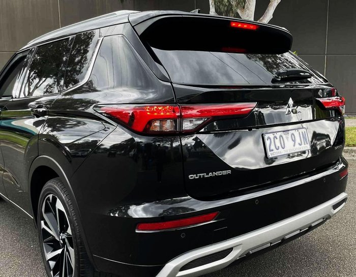 2023 Mitsubishi Outlander Exceed