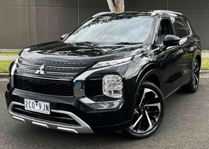 2023 Mitsubishi Outlander Exceed