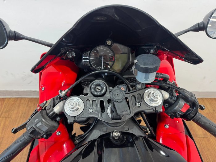 2013 Yamaha YZF-R1 MARS RED METALLIC