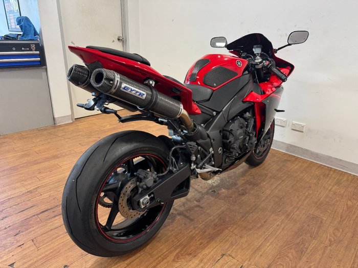 2013 Yamaha YZF-R1 MARS RED METALLIC