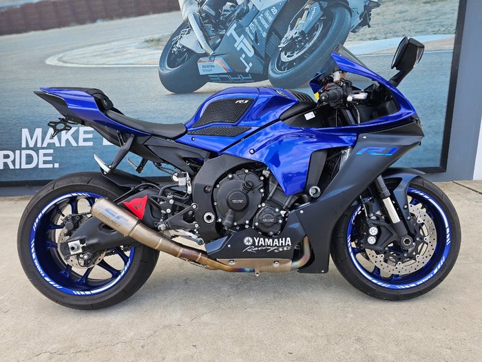 2023 Yamaha YZF-R1 Blue
