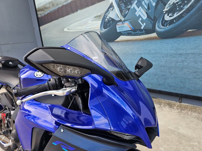 2023 Yamaha YZF-R1 Blue
