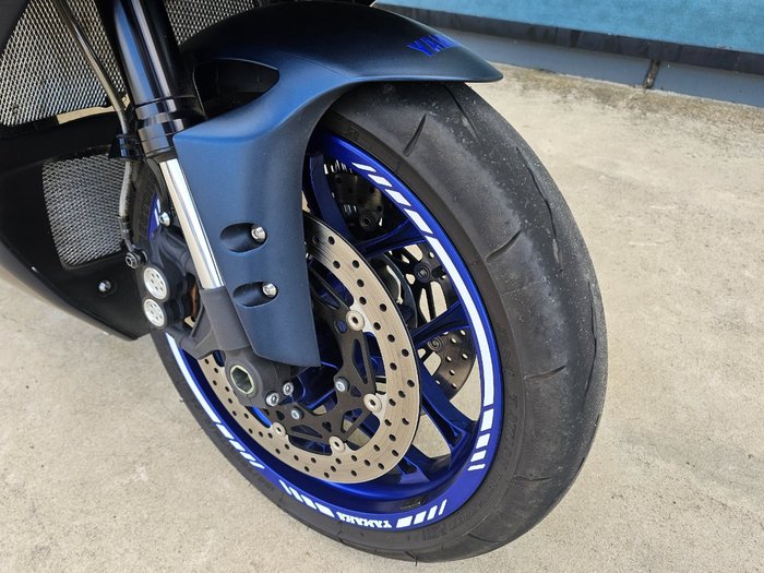 2023 Yamaha YZF-R1 Blue