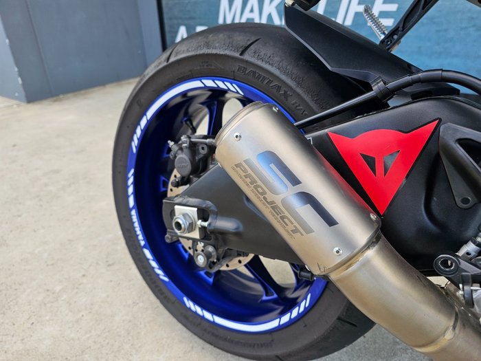 2023 Yamaha YZF-R1 Blue