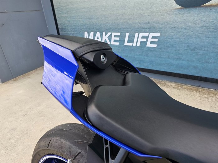 2023 Yamaha YZF-R1 Blue