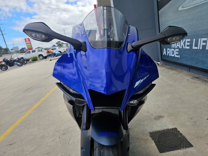 2023 Yamaha YZF-R1 Blue