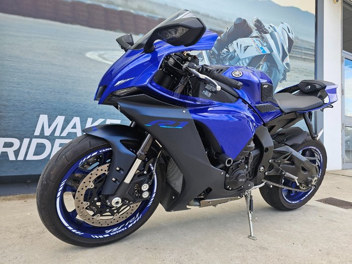 2023 Yamaha YZF-R1 Blue