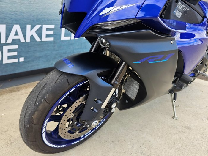 2023 Yamaha YZF-R1 Blue