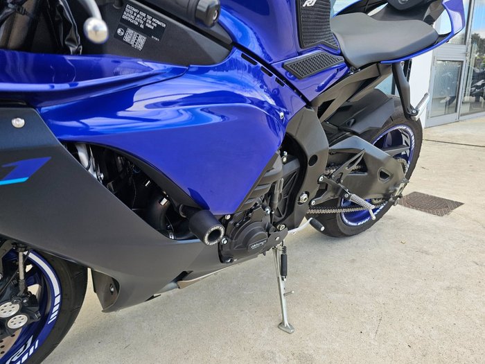 2023 Yamaha YZF-R1 Blue