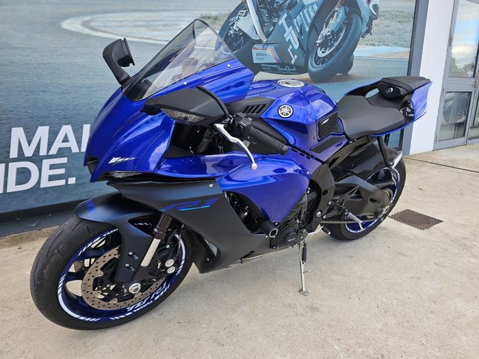 2023 Yamaha YZF-R1 Blue