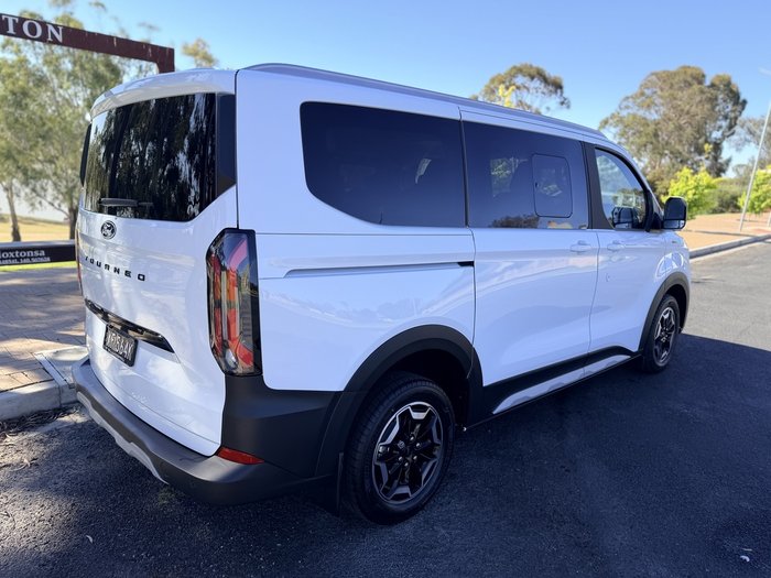 2025 Ford Tourneo Active