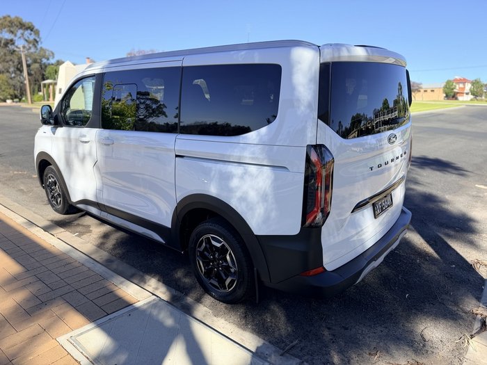 2025 Ford Tourneo Active