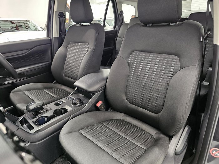 2025 Ford Everest Ambiente