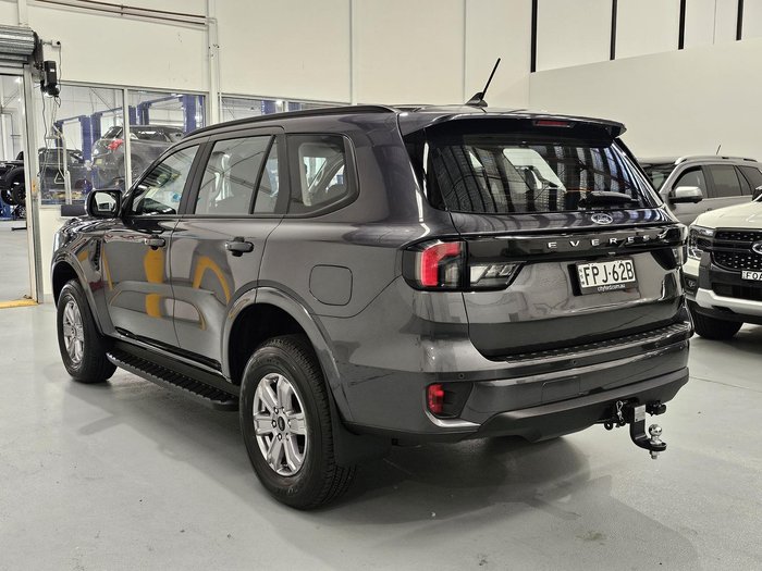 2025 Ford Everest Ambiente