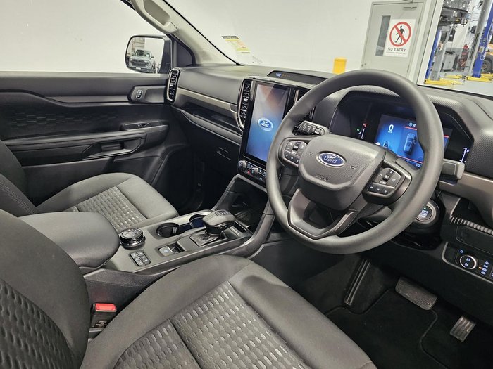 2025 Ford Everest Ambiente