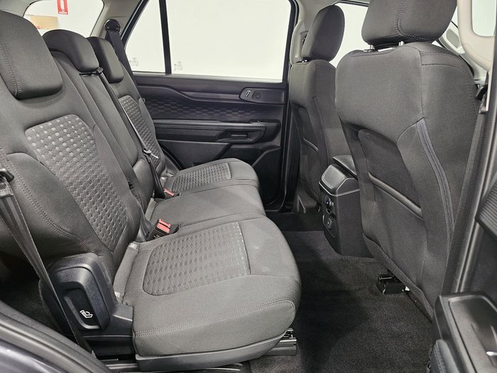 2025 Ford Everest Ambiente