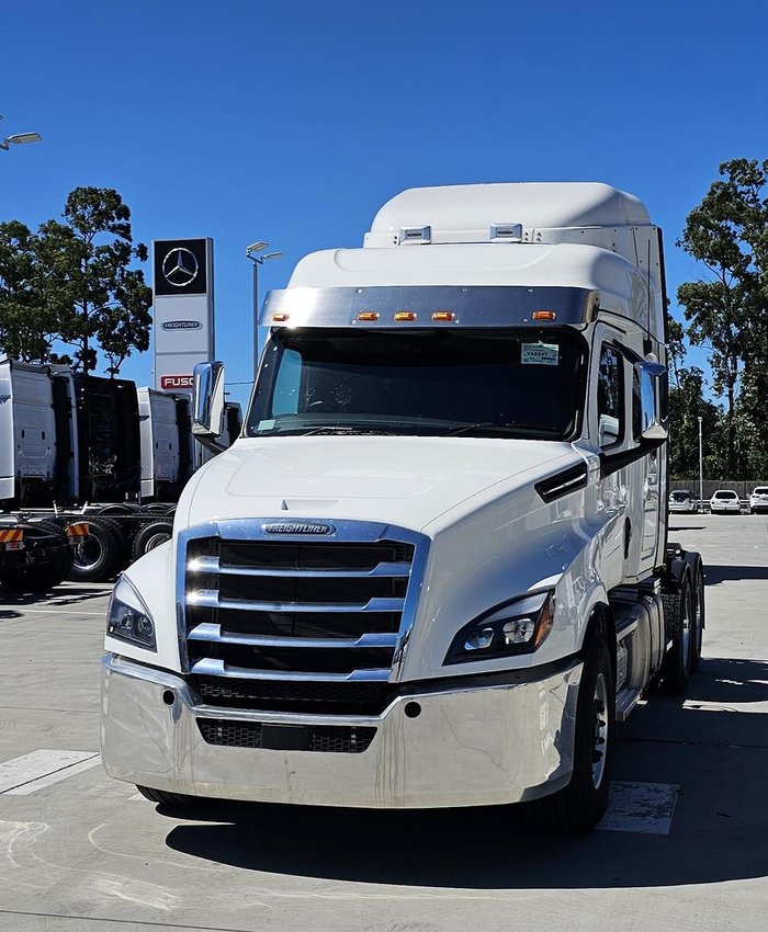 2024 Freightliner Cascadia 126 WHITE