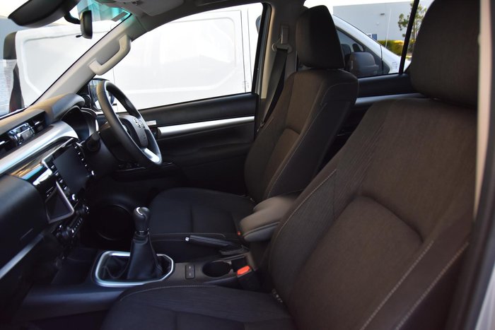 2025 Toyota Hilux SR5 GUN126R 4X4 Dual Range Stunning Silver