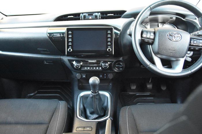 2025 Toyota Hilux SR5 GUN126R 4X4 Dual Range Stunning Silver