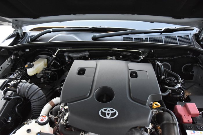 2025 Toyota Hilux SR5 GUN126R 4X4 Dual Range Stunning Silver