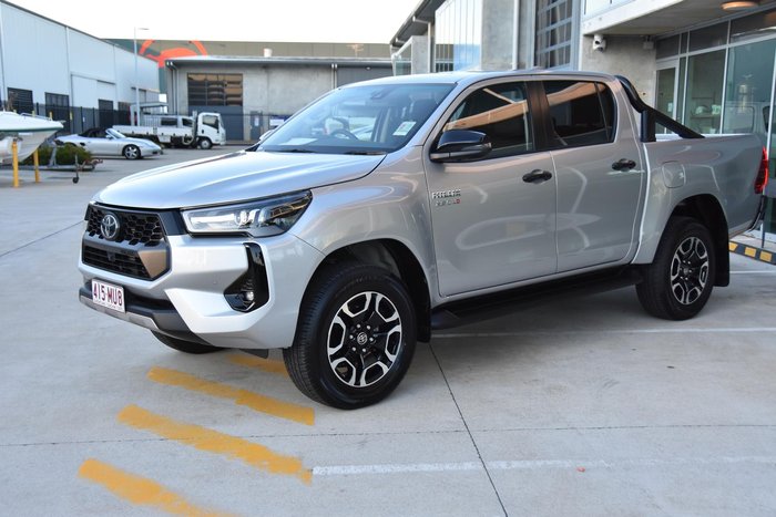2025 Toyota Hilux SR5 GUN126R 4X4 Dual Range Stunning Silver