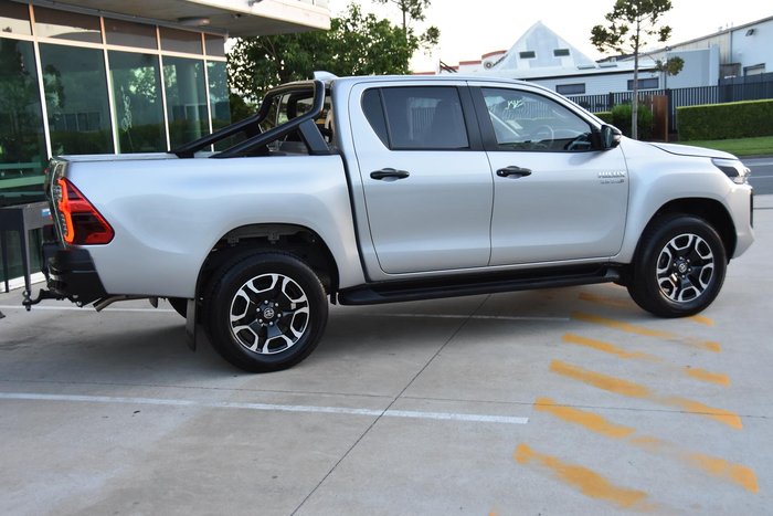 2025 Toyota Hilux SR5 GUN126R 4X4 Dual Range Stunning Silver
