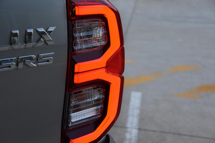 2025 Toyota Hilux SR5 GUN126R 4X4 Dual Range Stunning Silver