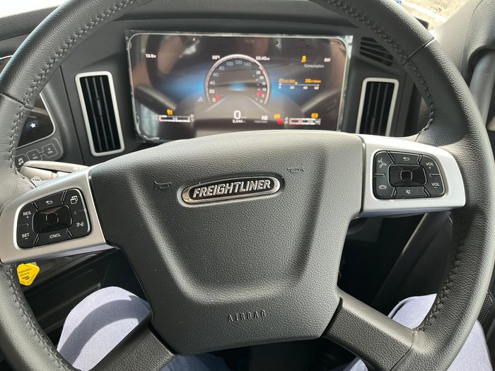 2024 Freightliner Cascadia 116 White