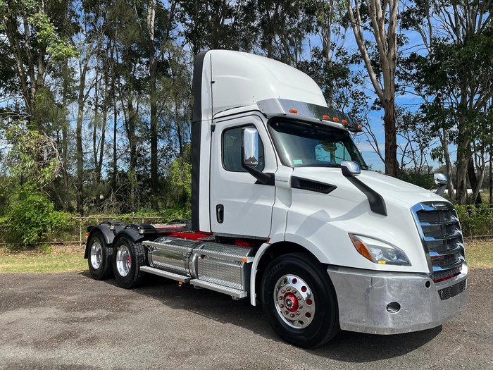 2024 Freightliner Cascadia 116 White