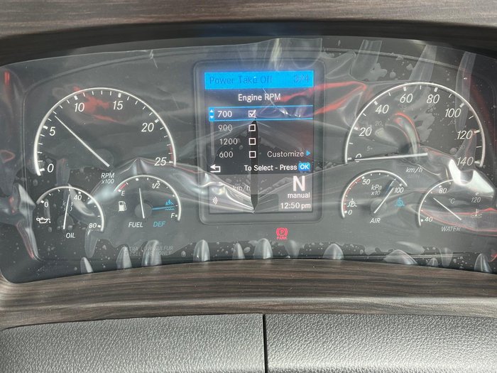 2024 Freightliner Cascadia 126 Tipper White