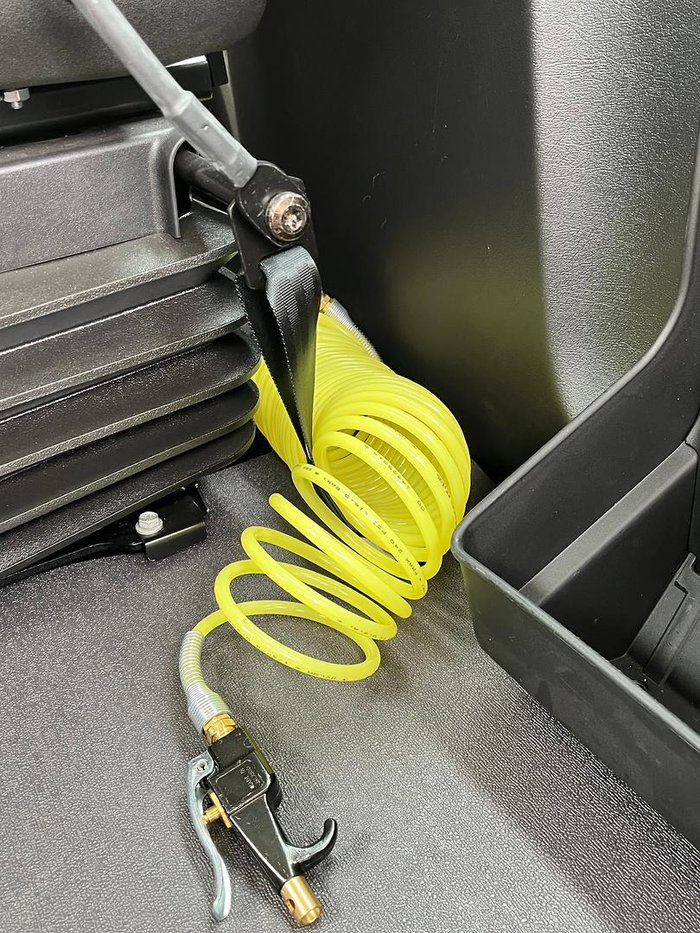 2024 Freightliner Cascadia 126 Tipper White