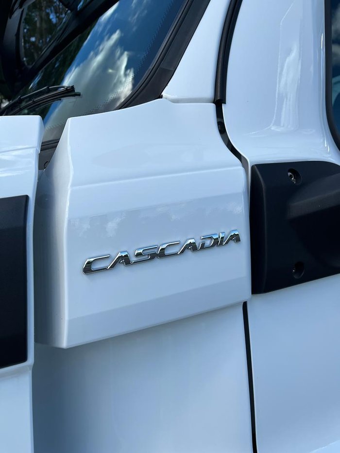 2024 Freightliner Cascadia 126 Tipper White