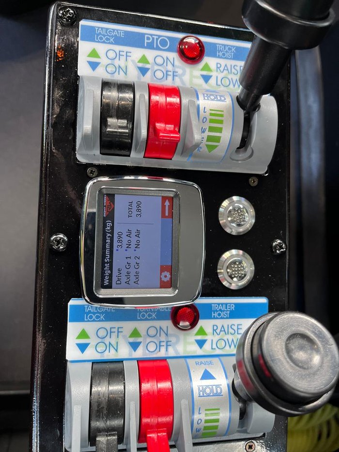 2024 Freightliner Cascadia 126 Tipper White