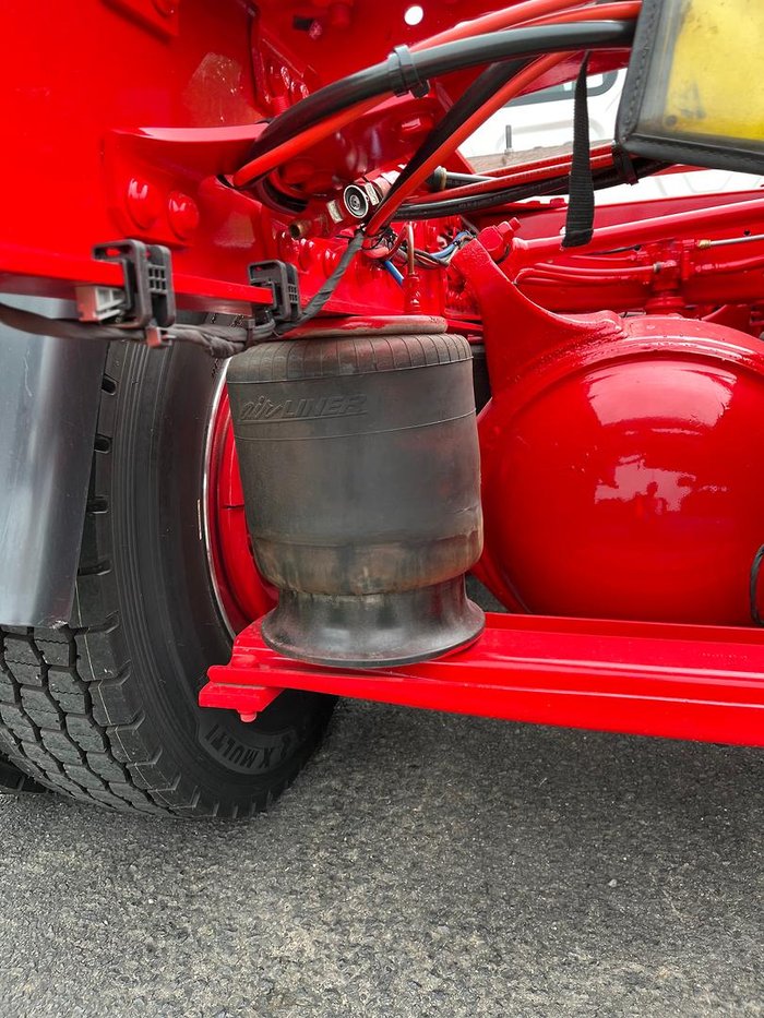 2024 Freightliner Cascadia 126 Tipper White