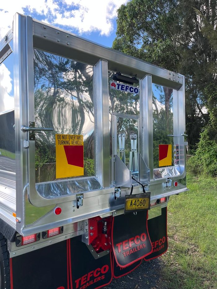 2024 Freightliner Cascadia 126 Tipper White