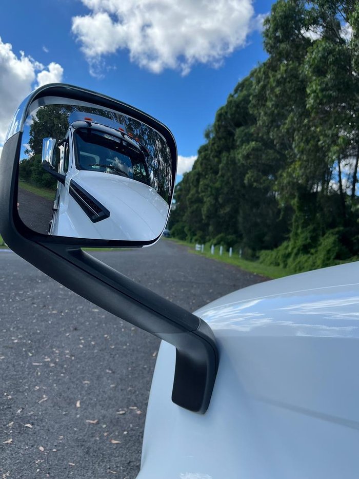 2024 Freightliner Cascadia 126 Tipper White
