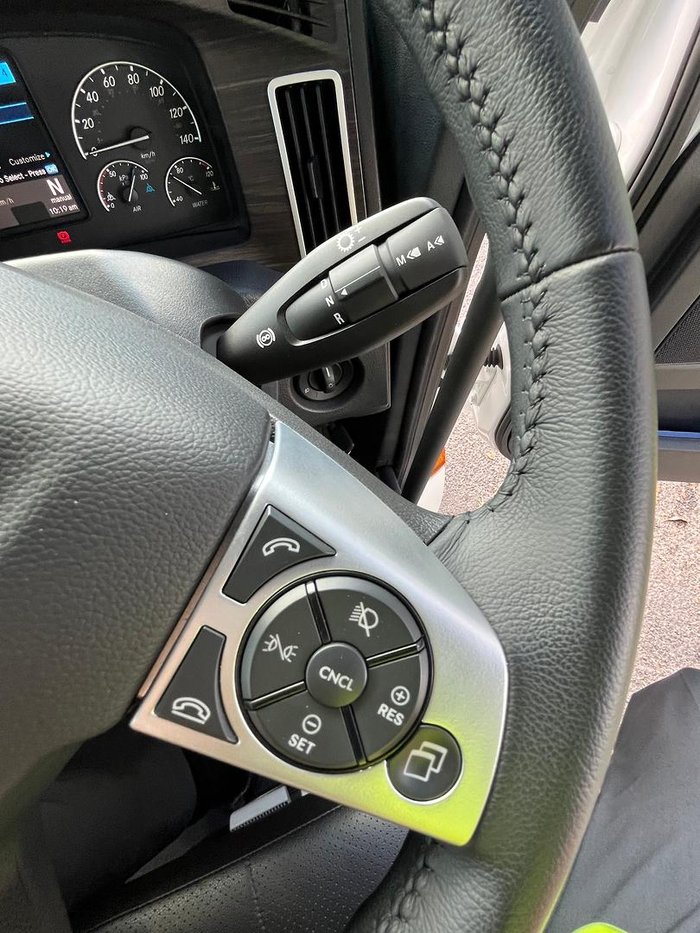 2024 Freightliner Cascadia 126 Tipper White